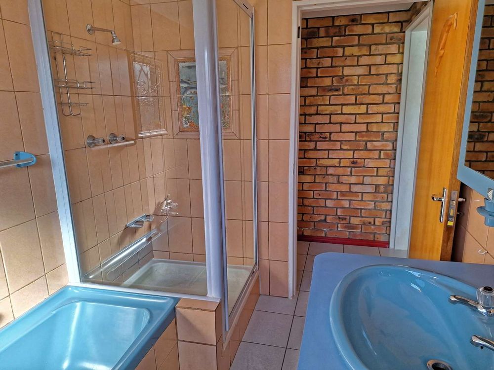 Downstairs family bathroom