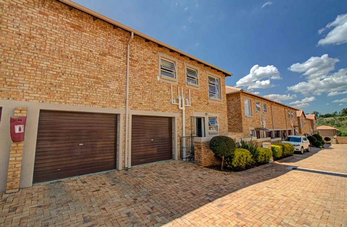 Property #2108529, Townhouse for sale in Wilgeheuwel