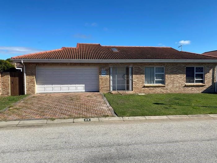 6-Bedroom Townhouse To Rent in Summerstrand with pool, braai area, and garage.