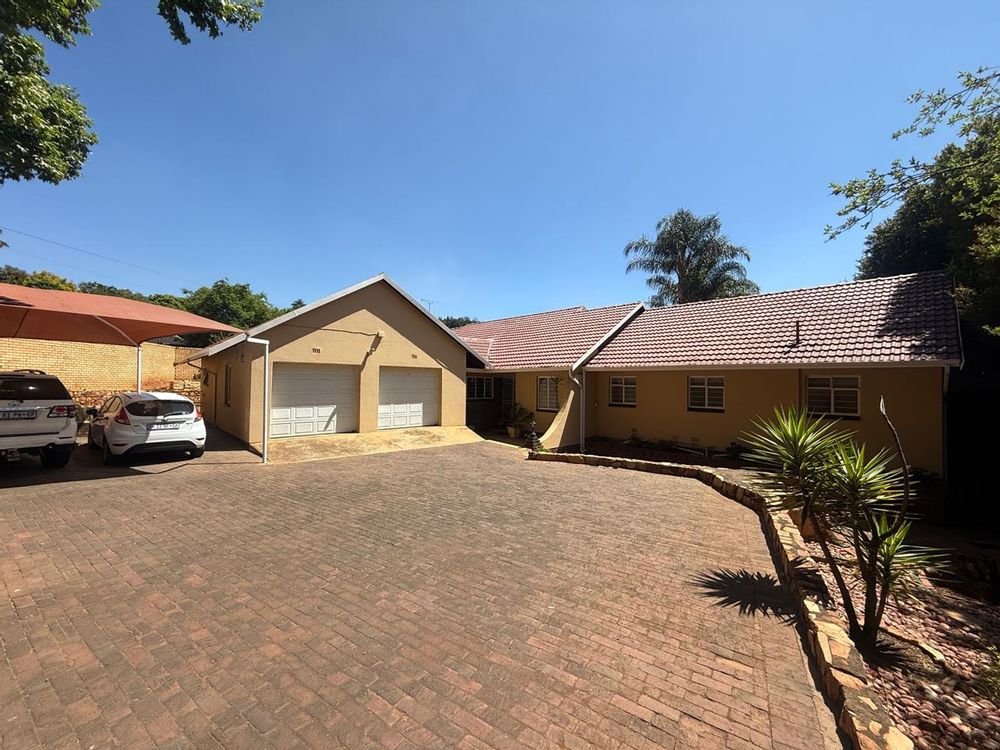 Ample parking space + double automated garage
