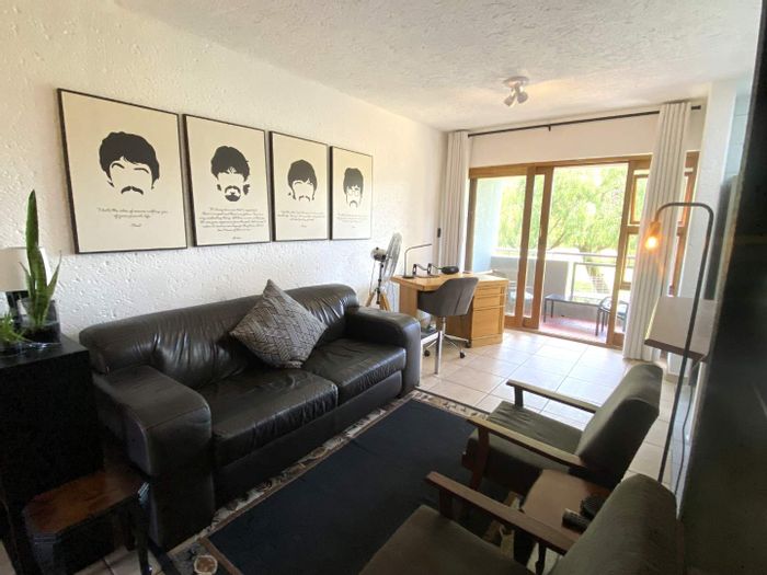 1-Bedroom Apartment For Sale in Waterkloof Ridge Ext 2 with pool and security.