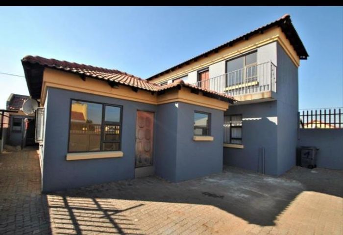Property #2176703, House for sale in Vosloorus Ext 30