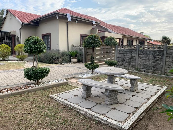 For Sale: Spacious Norkem Park House with 4 Bedrooms, Study, and Lapa.