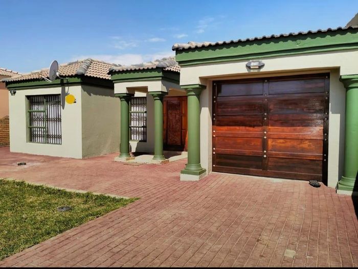 House for Sale in Soshanguve South: 3 Bedrooms, 2 Bathrooms, Secure Garage.