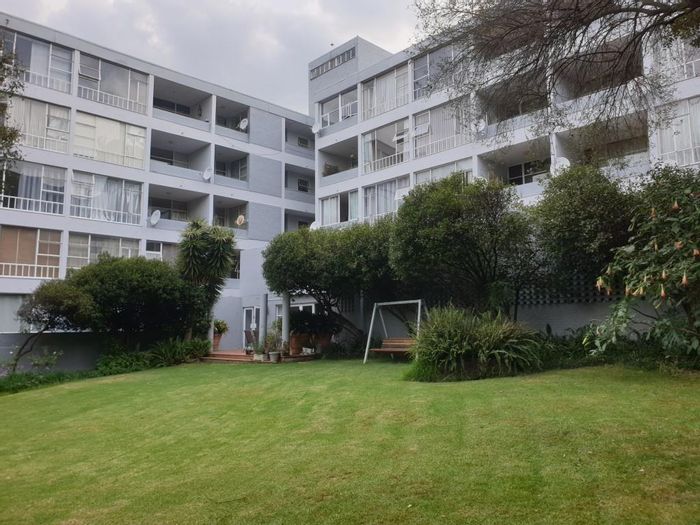 Property #2142994, Apartment for sale in Illovo