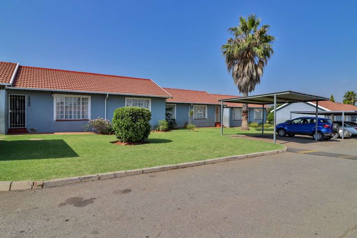 Property #2101153, Townhouse sold in Roodepoort West