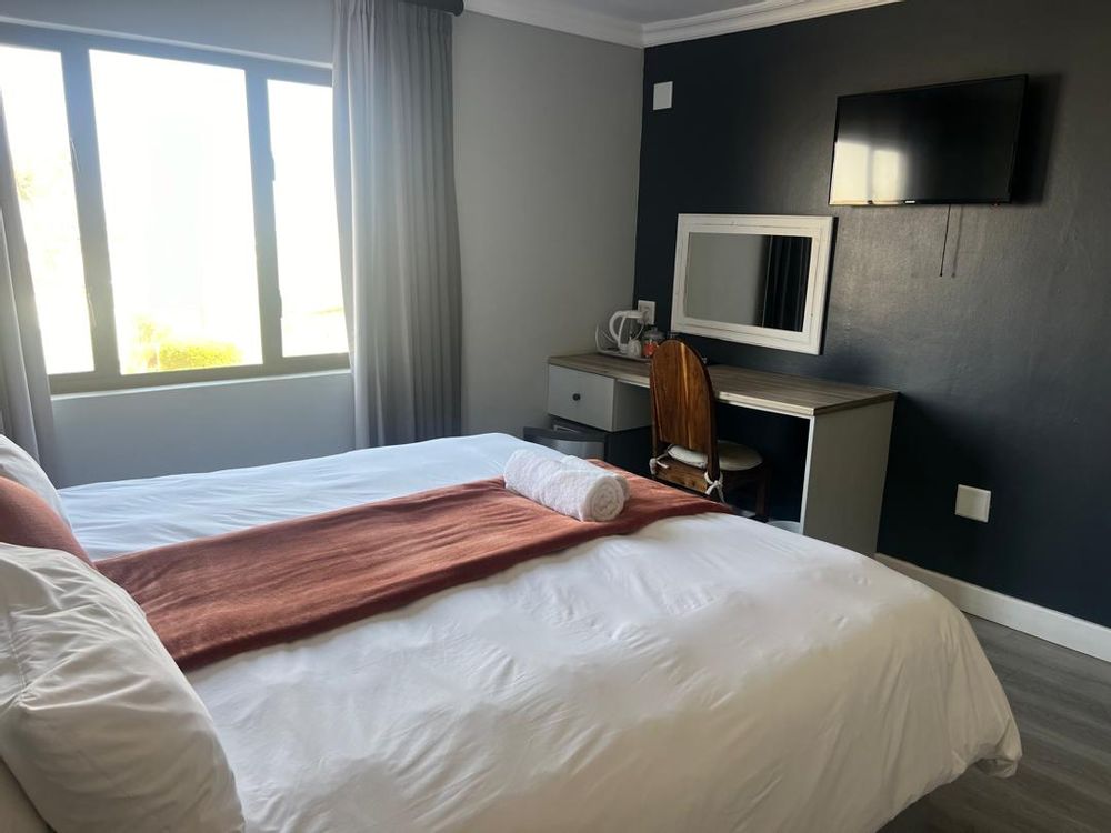 Standard double bedroom