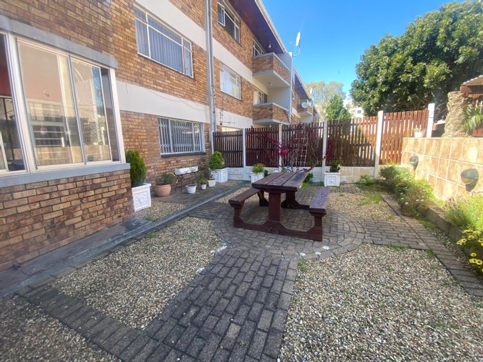 Property #1913460, Apartment for sale in Wynberg