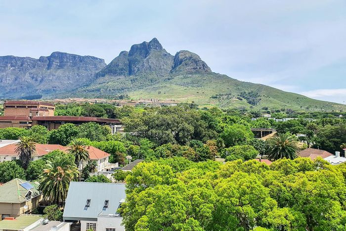 Rosebank Apartment For Sale: Mountain Views, Pool, Secure Complex