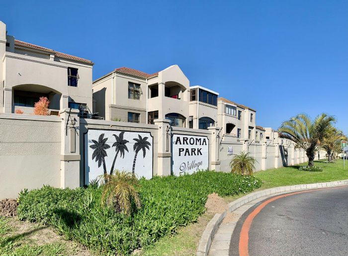 Brackenfell Central Apartment For Sale: 2 Bed, Secure Complex, Entertainers' Balcony!