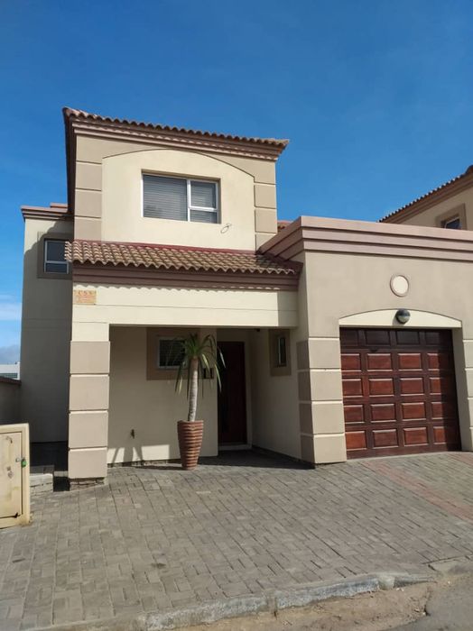 Property #2167111, Townhouse for sale in Walvis Bay Central