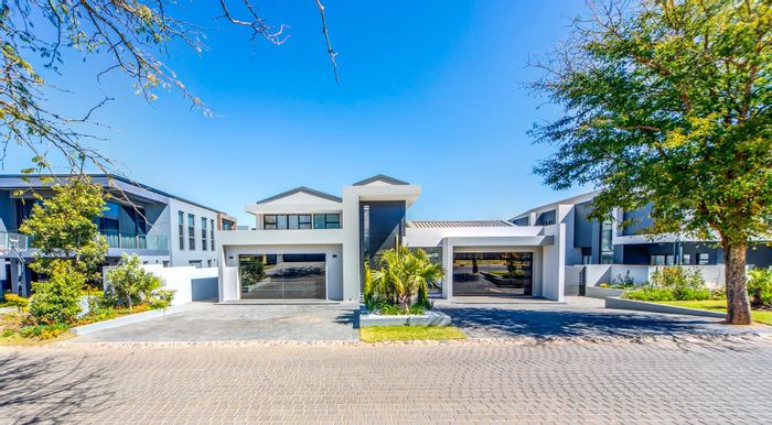 Stylish House for Rent in Waterfall Country Estate with Pool and Cinema Room