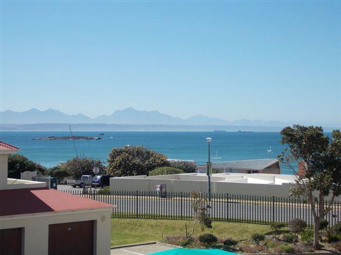 Property #2185764, Apartment rental daily in Mossel Bay Central