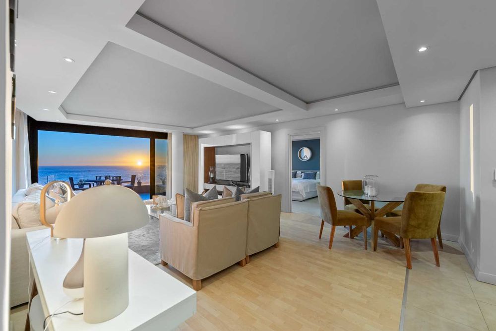 Dining area/lounge