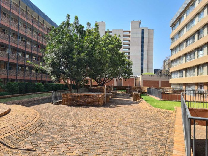 Property #2200585, Apartment rental monthly in Hatfield