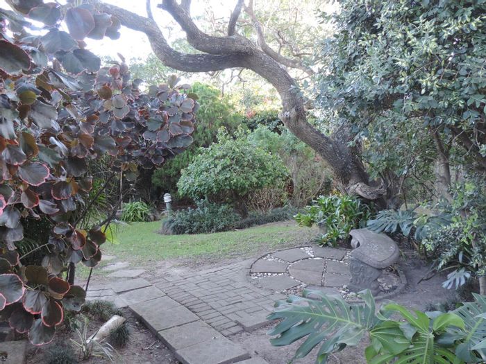 Morgans Bay Central House For Sale: Semi-furnished, large garden, income potential, dual living.