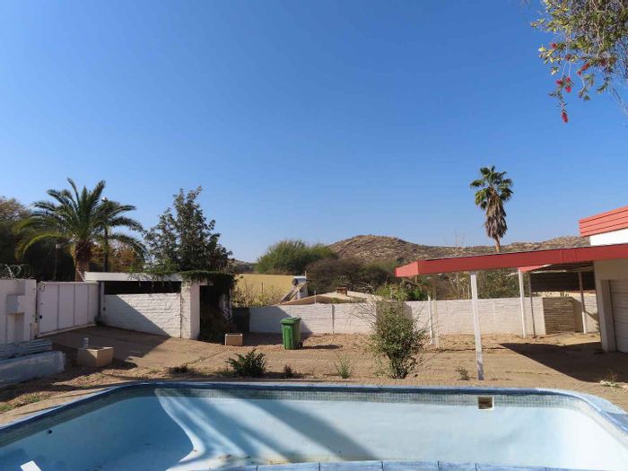 Property #2415474, House For Sale in Klein Windhoek