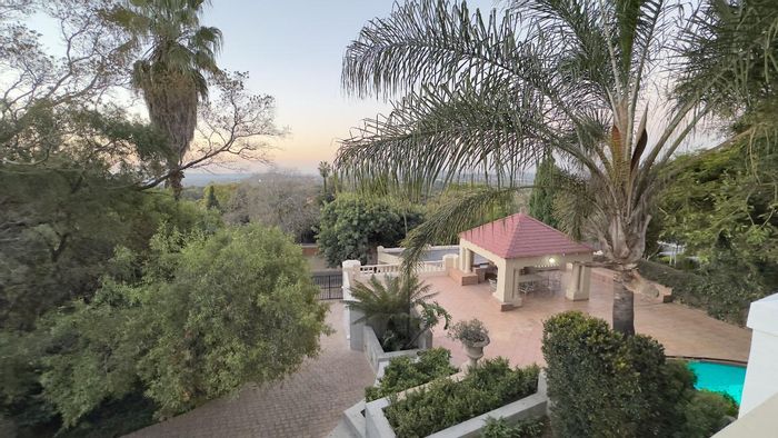 Waterkloof House For Sale: 4 Bedrooms, Solar Power, Pool, Executive Study, Security.