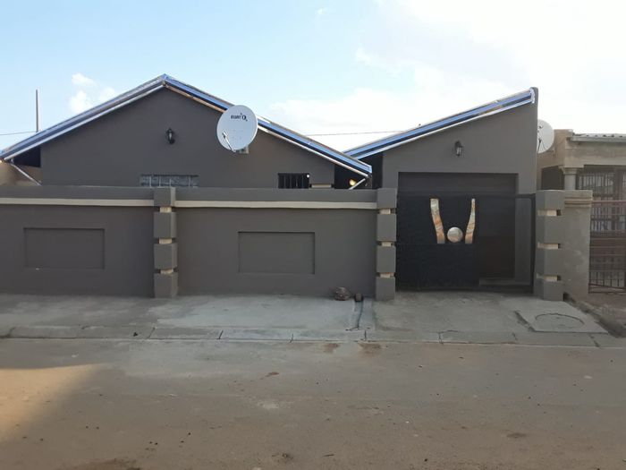 Orange Farm Property property and houses for sale in Orange Farm