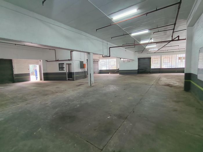 Industrial unit to rent in Pinetown North Industria with ample parking and security.