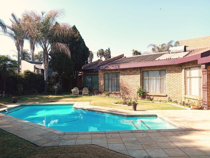 For Sale: House in Sunward Park with flatlet, pool, and 24-hour security.