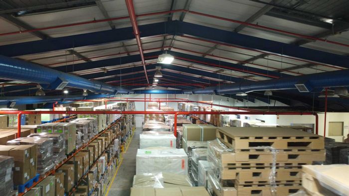Industrial Warehouse To Rent in Fairview: 2500sqm space with temperature control and security.