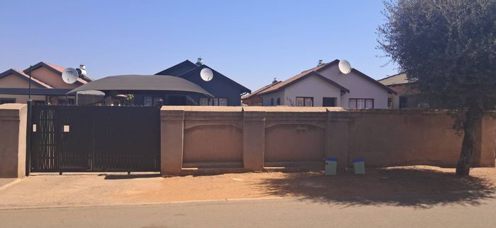 3-Bedroom House To Rent in Soshanguve East, near schools and shopping centers.