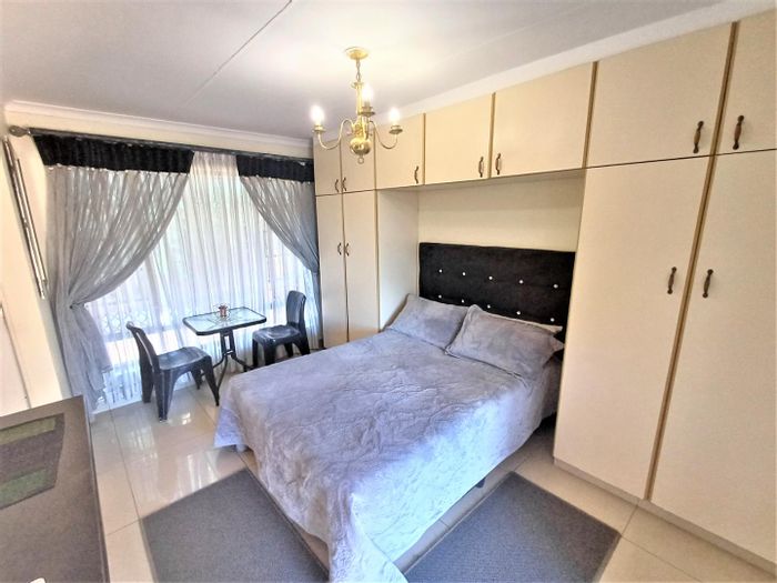 Property #2216295, Apartment rental monthly in Kloof