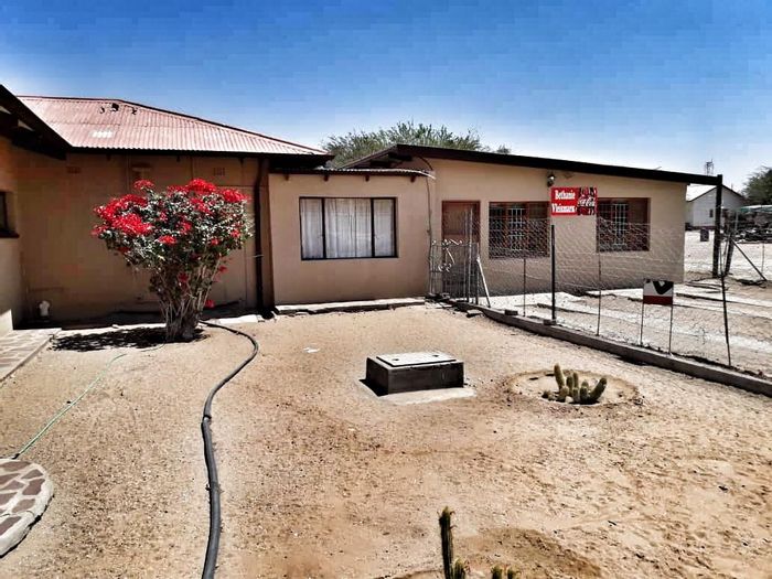 House For Sale in Keetmanshoop Central: Business potential, spacious land, and amenities.
