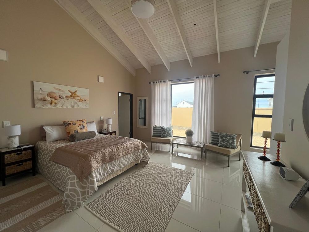 Bedroom 2 with en-suite bathroom and BIC