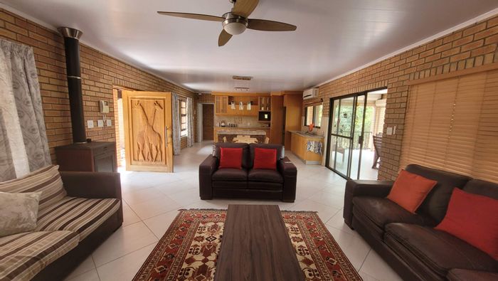 For Sale: Spacious Leeupoort Central House with Stunning Views and Bushveld Charm