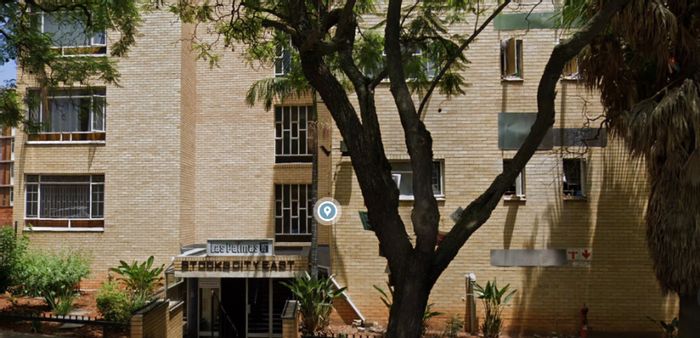 Sunnyside Apartment For Sale: Cozy Living, Spacious Layout, Convenient Parking