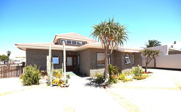 Spacious 4-Bedroom House with Entertainment Room and Three Garages For Sale in Swakopmund Central