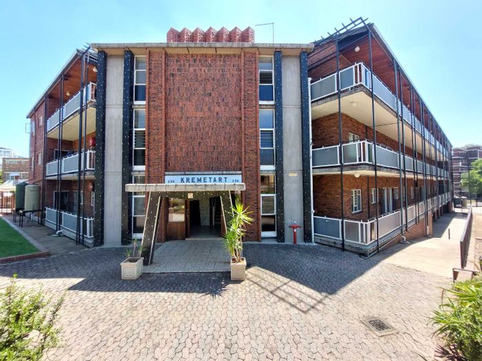 Property #2194747, Apartment rental monthly in Groenkloof