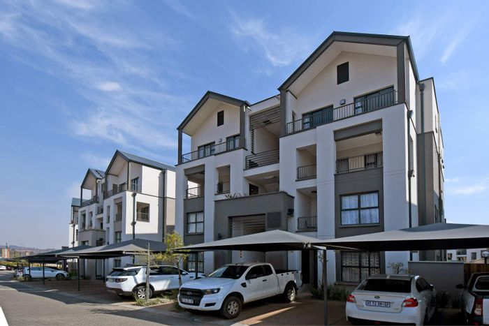 Property #2197940, Penthouse rental monthly in Waterfall