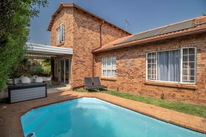 Property #2188370, Townhouse for sale in Sundowner