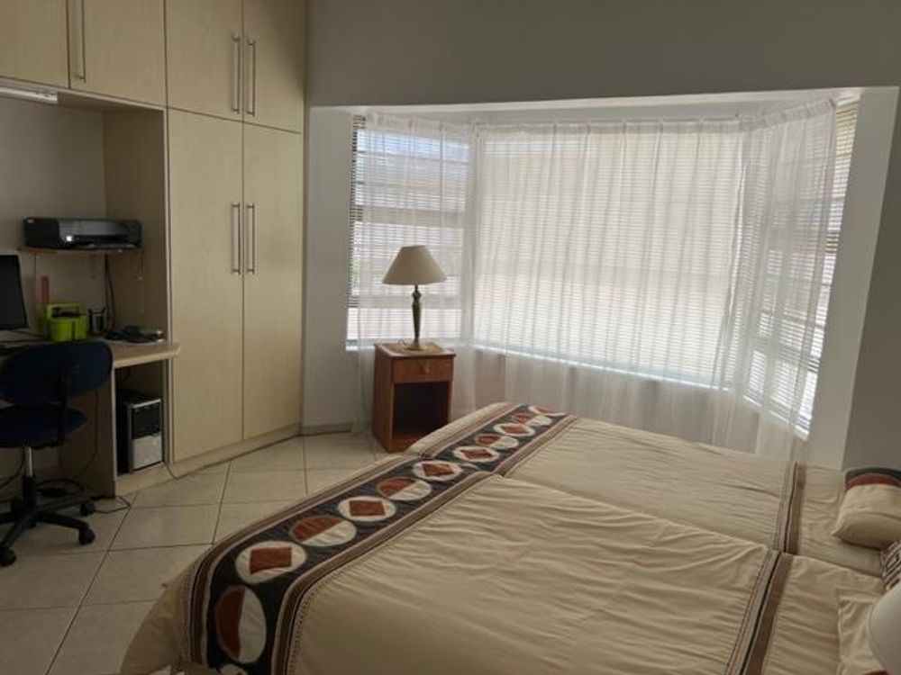 Main house bedroom 1