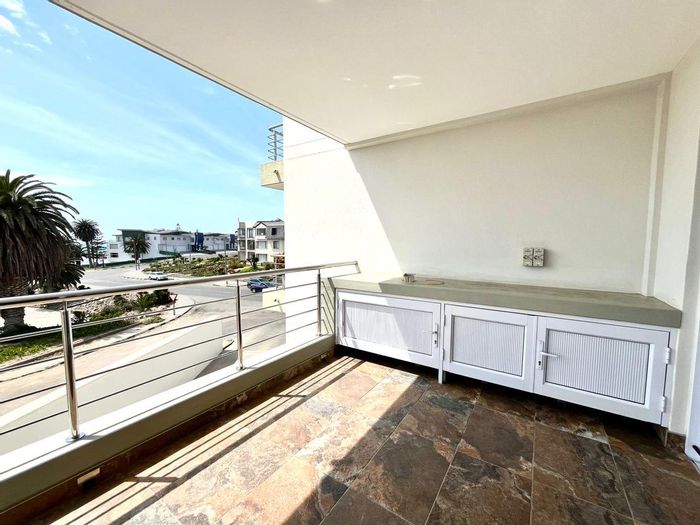 For Sale: Apartment in Swakopmund Central with sea view balcony and double garage.