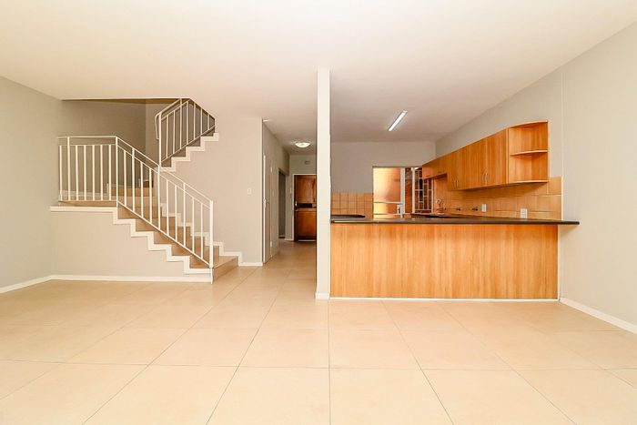 For Sale: Townhouse in Bedford Gardens with garden, garage, and ample living space.