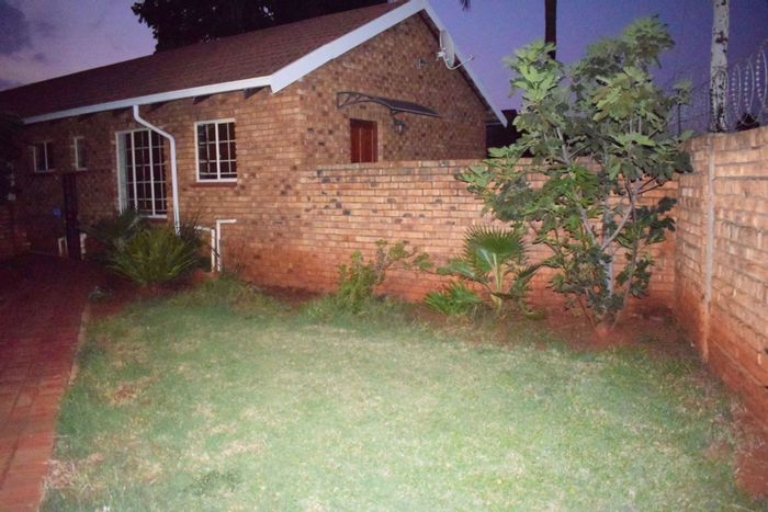 Property #1435322, Townhouse pending sale in Pretoria North
