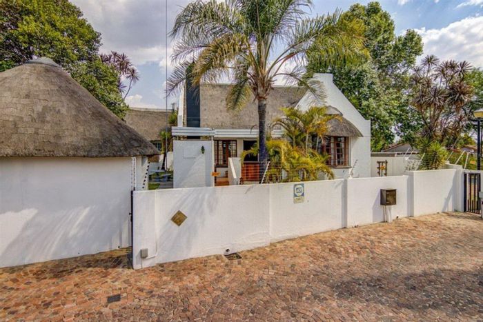 Terenure Cluster For Sale: 3 bedrooms, private garden, double garage, secure complex.