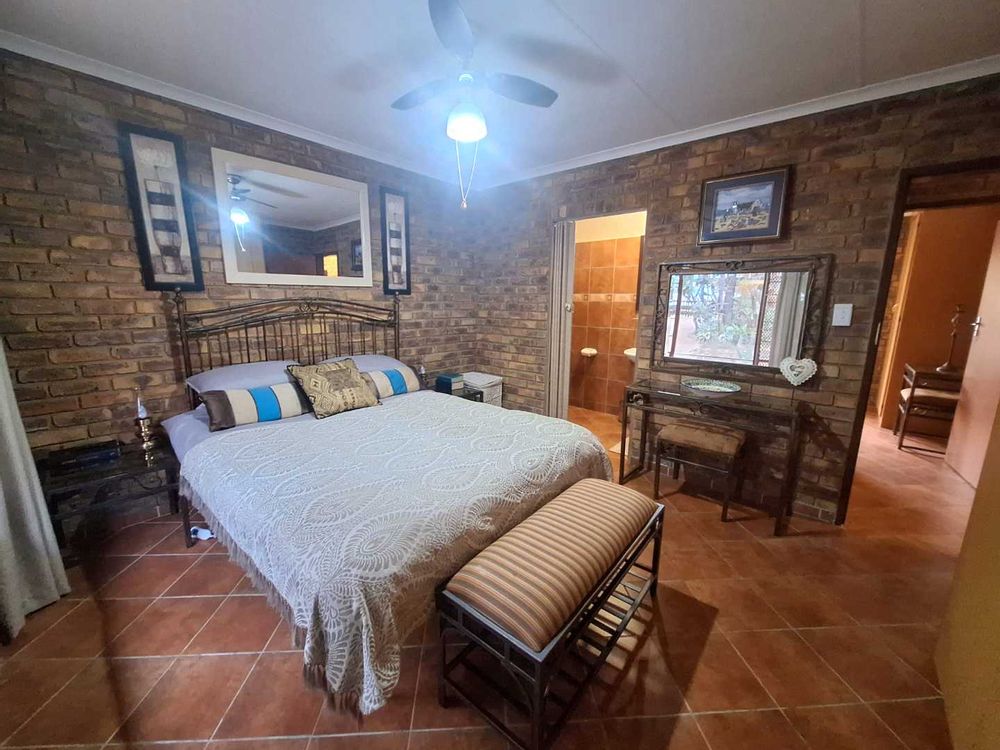 Main bedroom en-suite