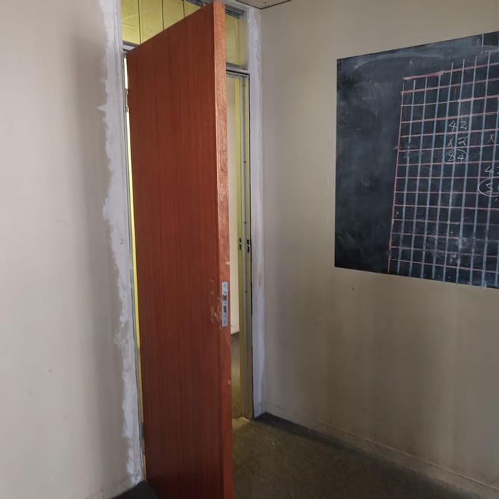 Office to Rent in Johannesburg Central: 17.982 m², secure parking, competitive rates.