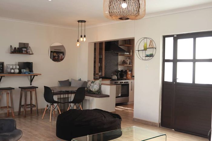 Charming House in Walvis Bay Central with Flat, Double Garage, and Open Plan Living!