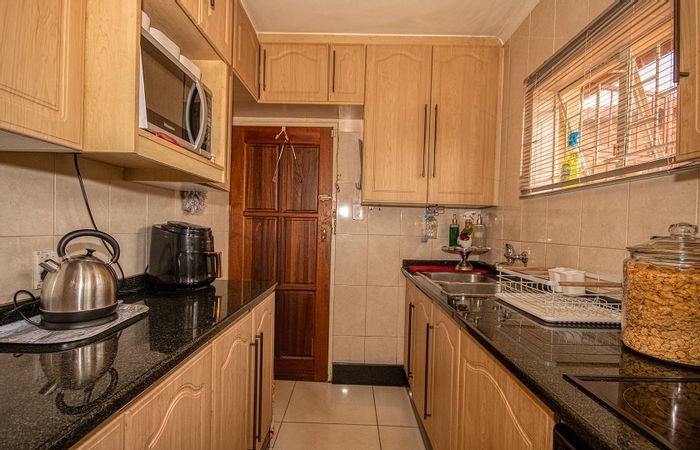 Property #2220018, House for sale in Lenasia