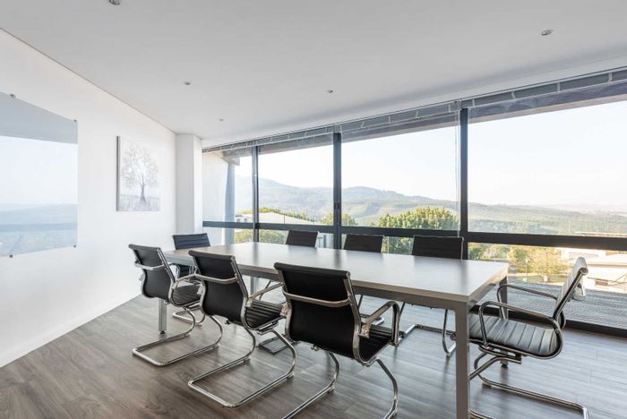 Office to Rent in Town Bush Valley: Flexible space for 10, shared amenities included.
