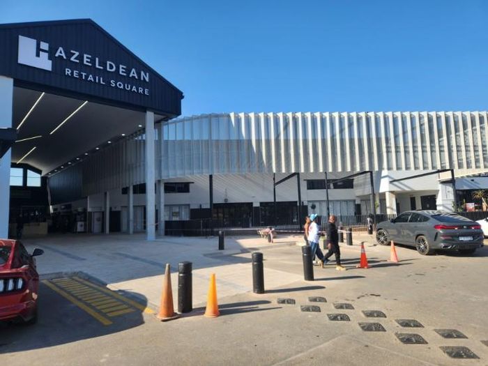 Retail space to rent in Silver Lakes, near major retailers and amenities.