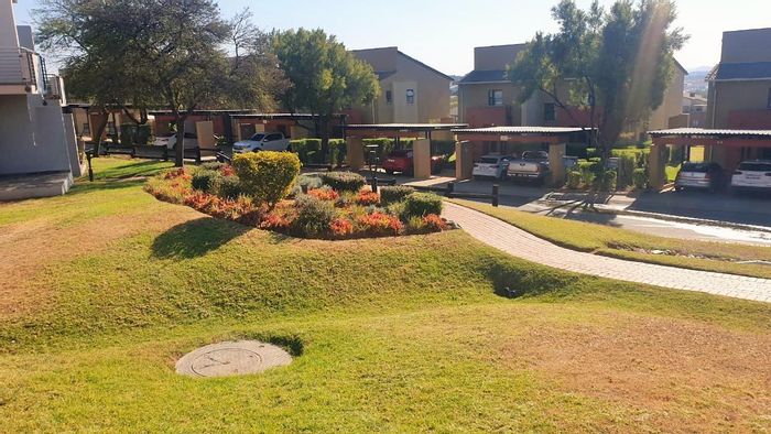 For Sale: 2-Bedroom Apartment in Jackal Creek Golf Estate with Pool Access.