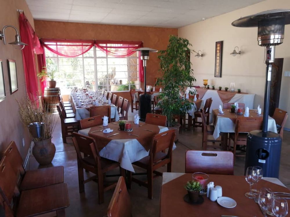 BAHNHOF HOTEL RESTAURANT INSIDE SEATING AREA