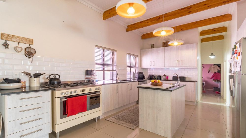 For Sale House in Malmesbury Central with pool, garage, and 24hour